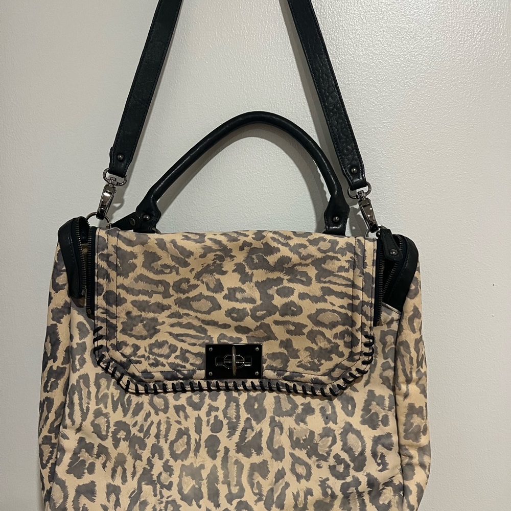 Be & D Leopard Print Soft Leather Laptop/ Work Everyday Messenger Bag - Picture 12 of 16